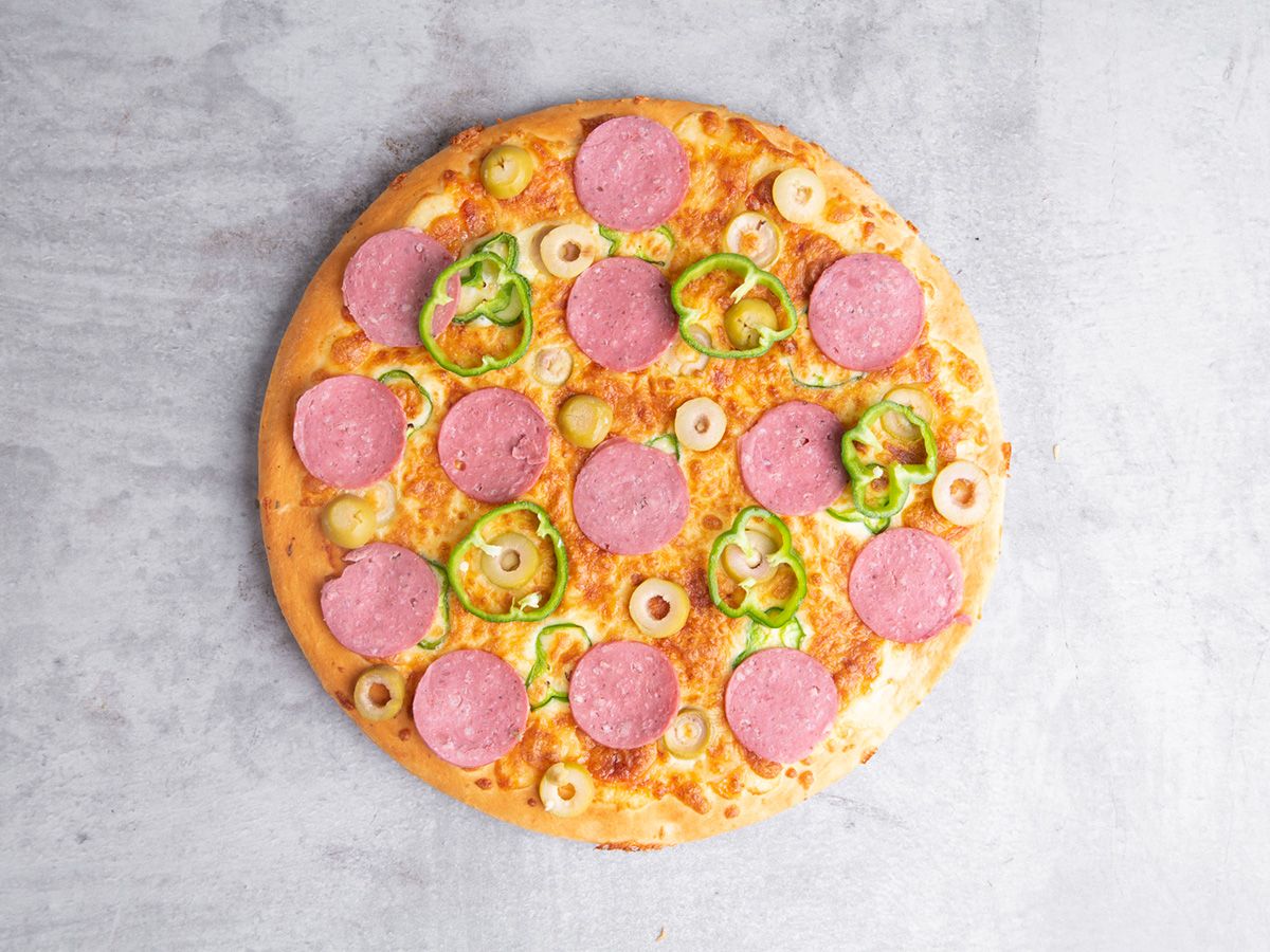 Salami Pizza