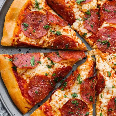 Salami Pizza