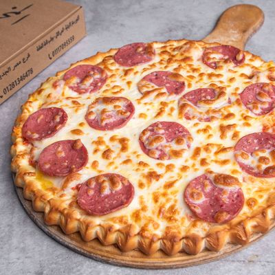 Salami Pizza