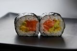 Salmon Hoso Maki