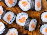 Salmon Maki Roll