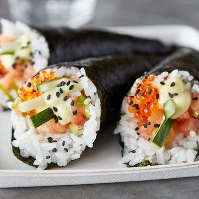 Salmon Temaki Roll