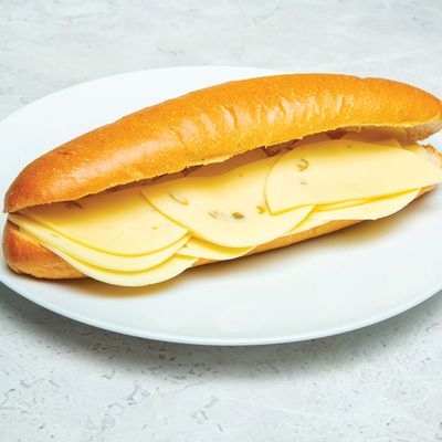 Sandwich Cheddar Cheese Avanti With Olives