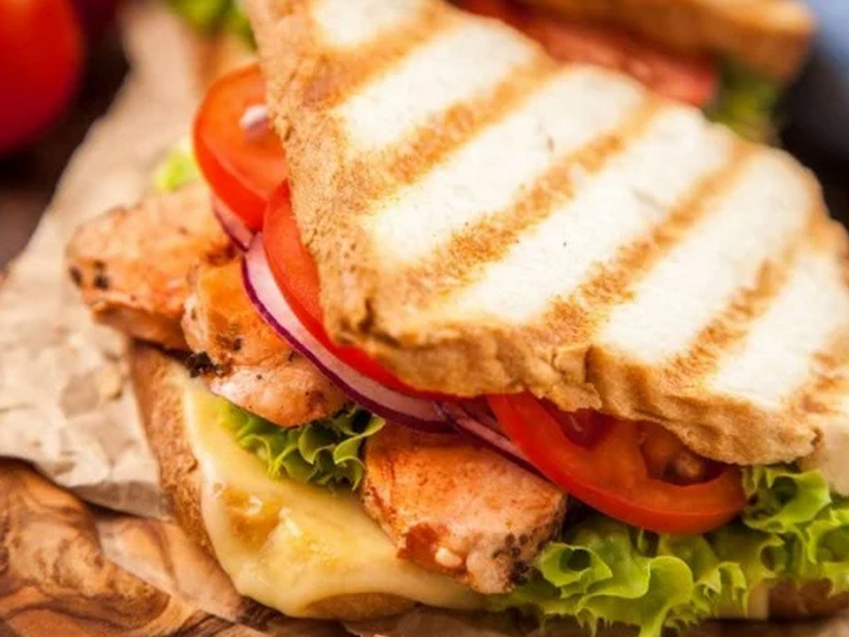 SANDWICH DI POLLO ALLA GRIGLIA