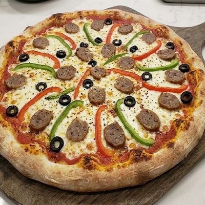 بيتزا سجق إيطالي