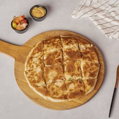 Chicken pie with cheese mix