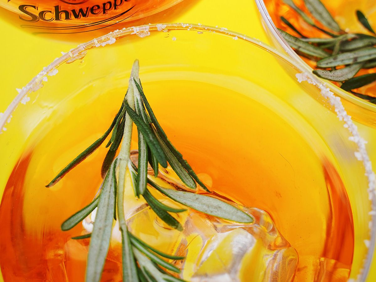 Schweppes Pineapple