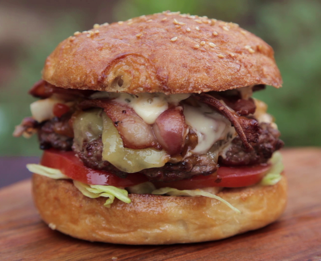 Crispy Beef Bacon Burger