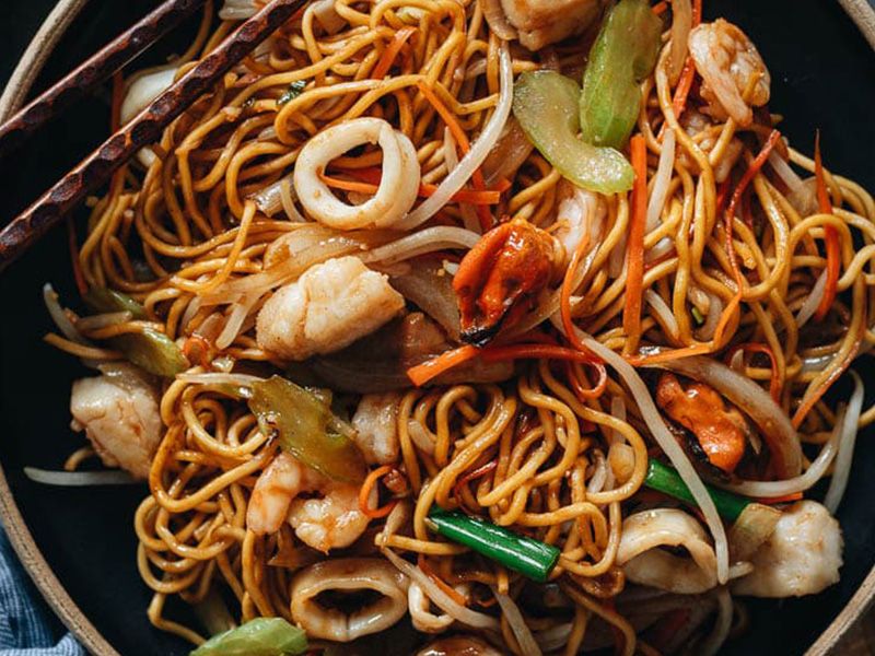 Seafood Chinese Pasta
