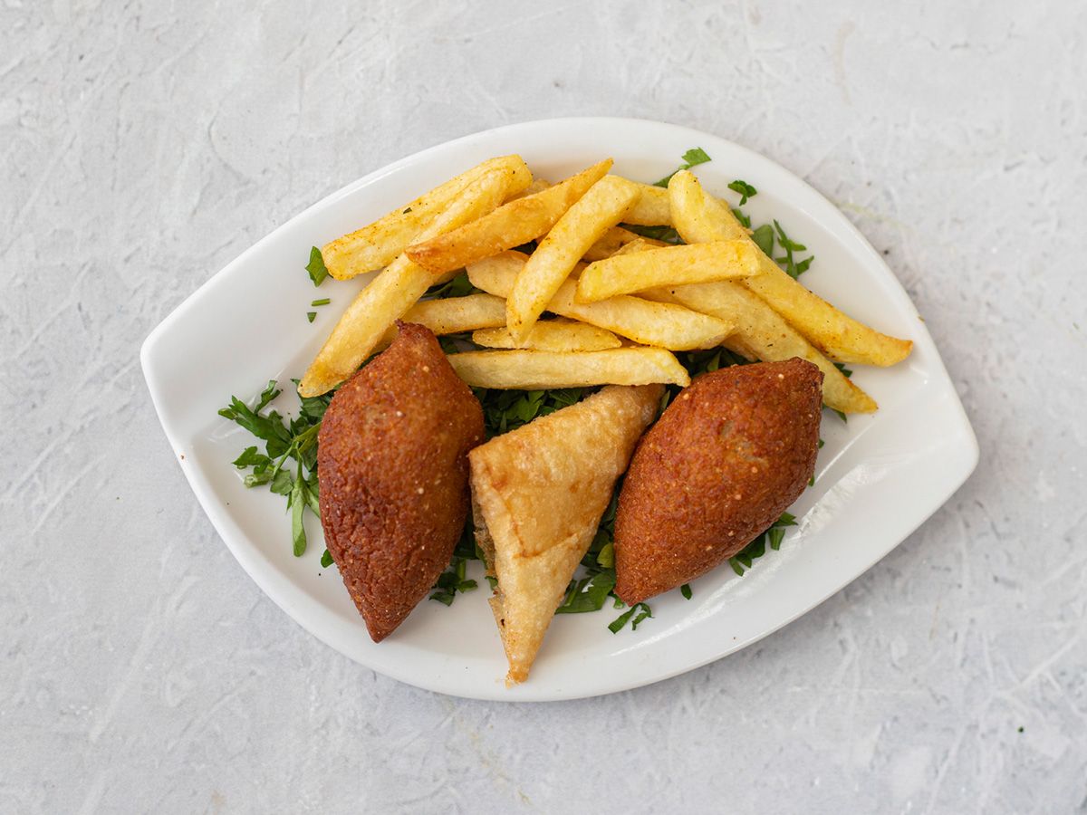 Shawarma El Sham appetizers platter