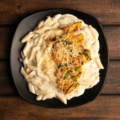Shish Tawook White Sauce Pasta