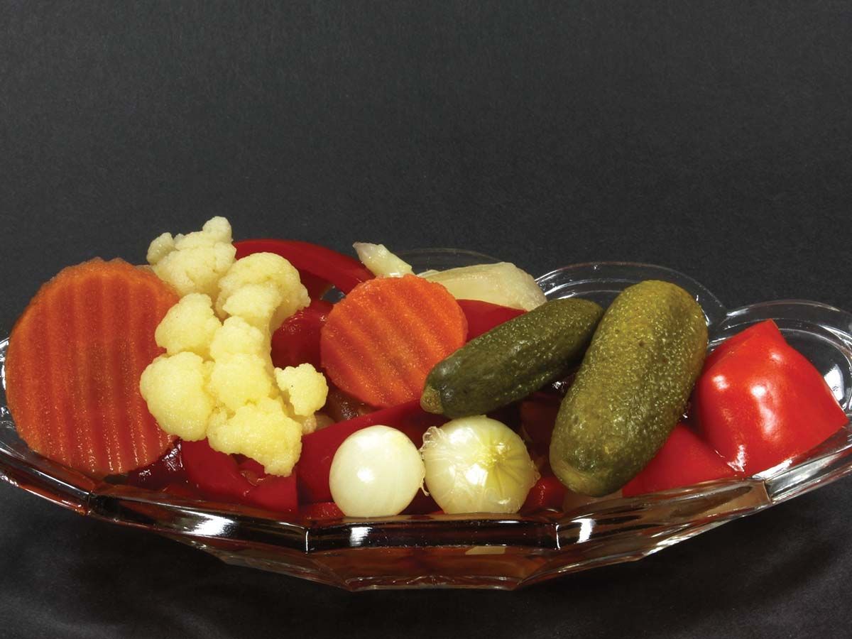 Small mixed pickles dish