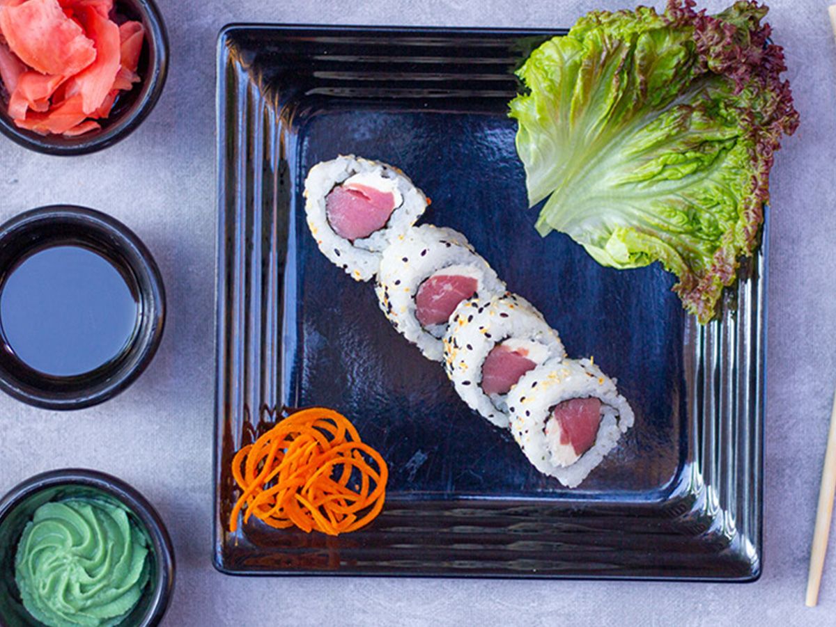 Smoked salmon roll