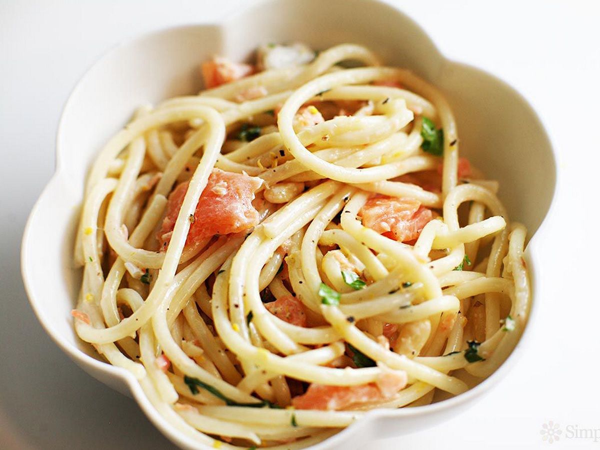 Smoked salmon pasta