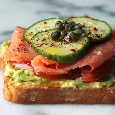 Smoked salmon tartine with avocado