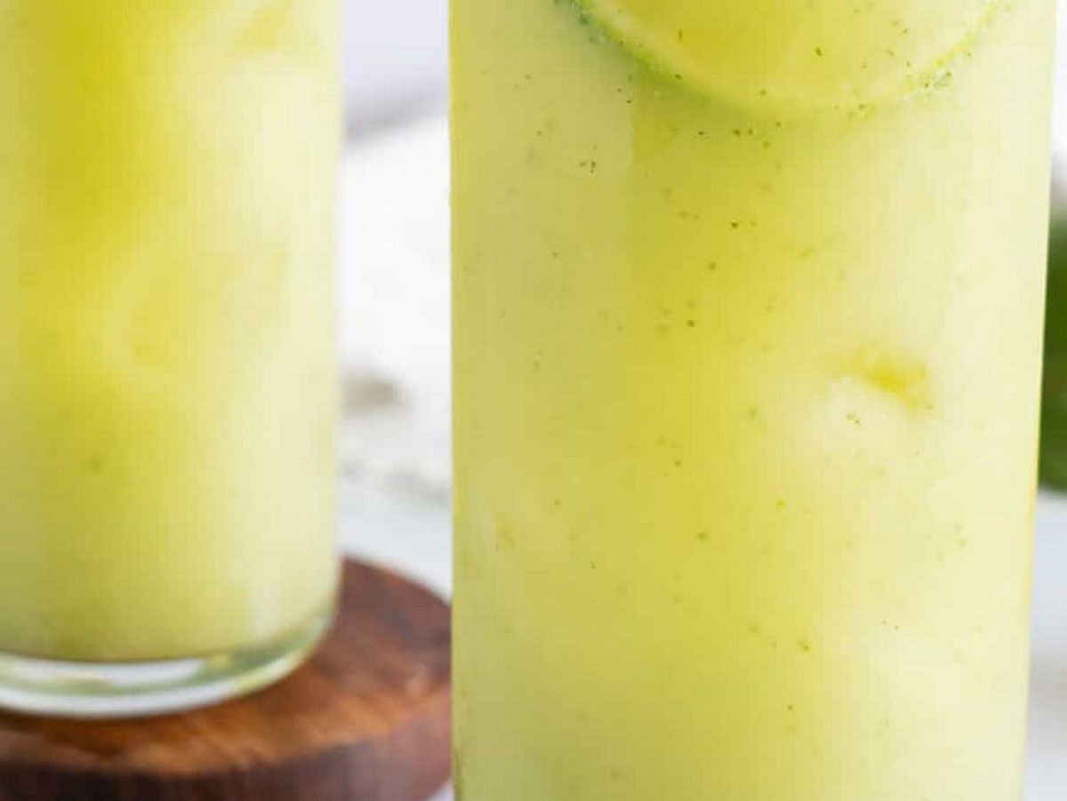 Smoothie Lemon Mint Juice With Bun