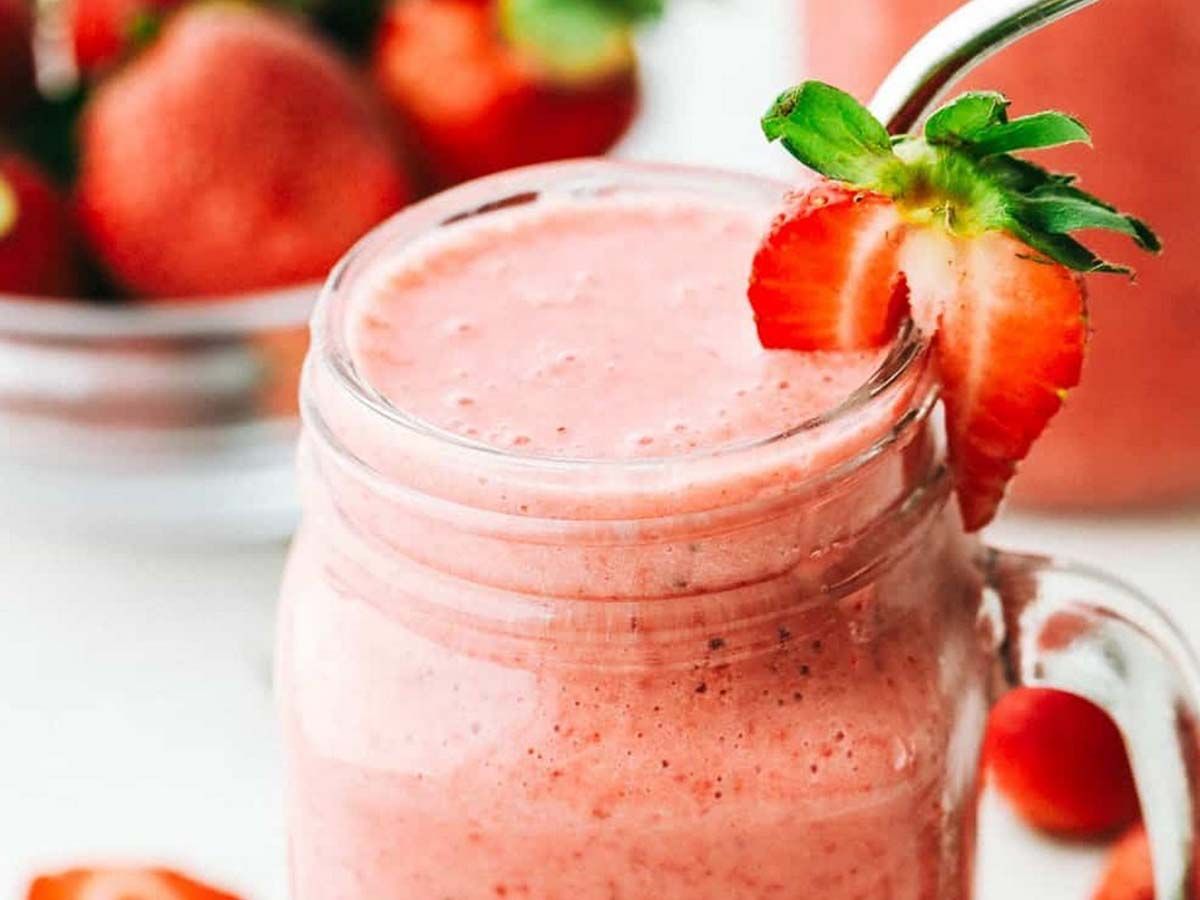 STRAWBERRY SMOOTHIE