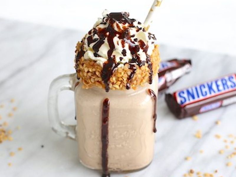 Snickers Chocolate Milkshake