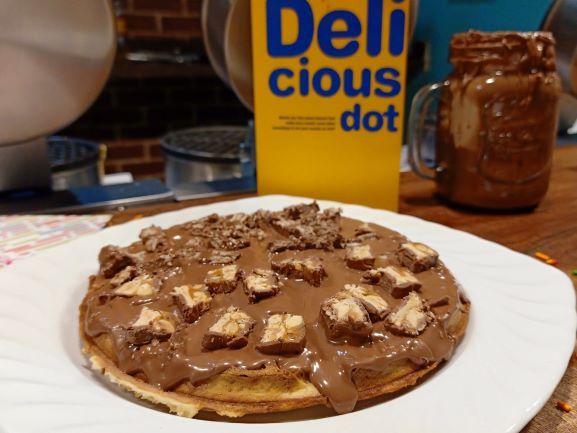 Snickers Chocolate Waffle