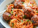 Spaghetti Tomato Sauce And Meatballs