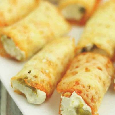 Spicy cheddar roll