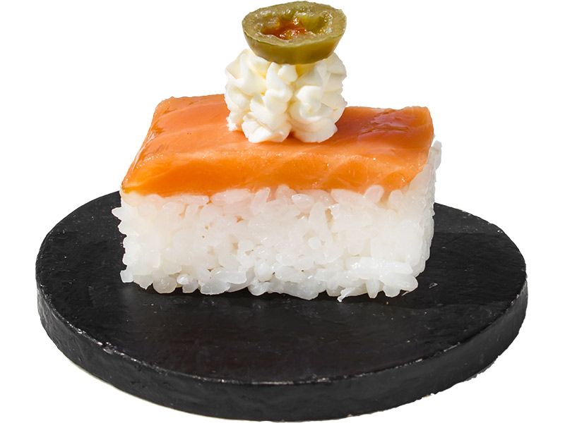 Spicy Salmon Oishi Zushi