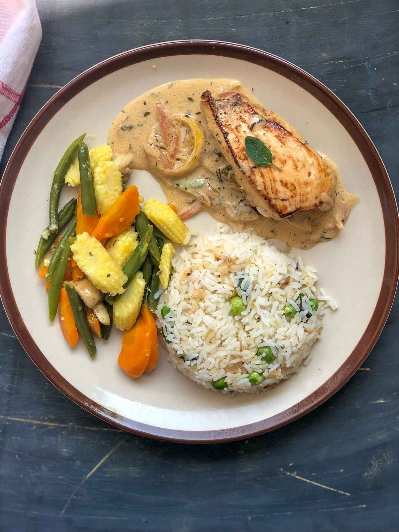 Steamed Vegs & Grilled Chicken with Rice