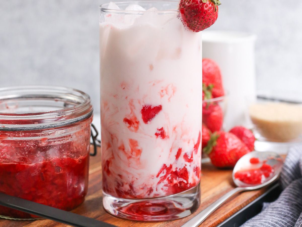 Strawberry With Milk Juice