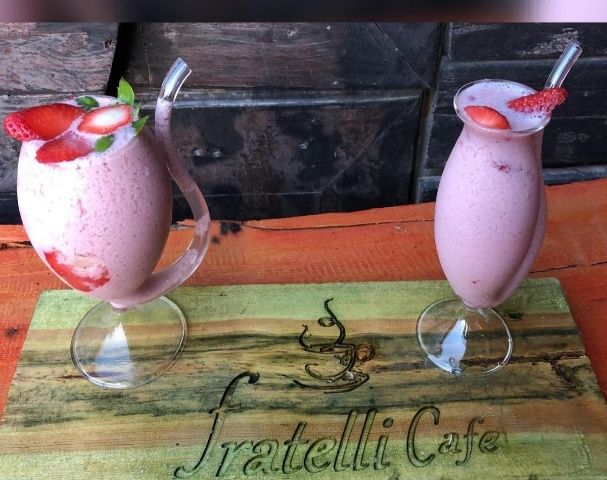 Vanilla And Strawberry Smoothie