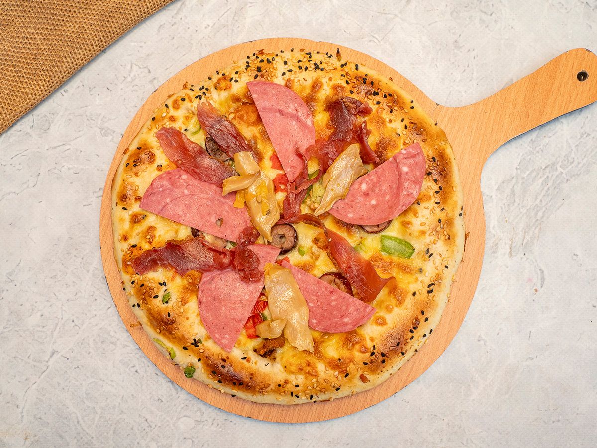 Super Supreme Stuffed Crust Pizza