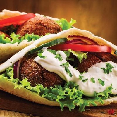 طعمية مع بابا غنوج