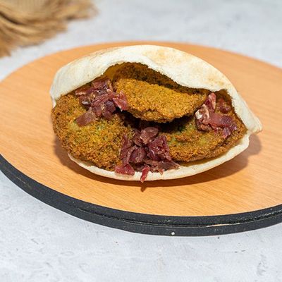 Ta'ameya Pastrami Sandwich