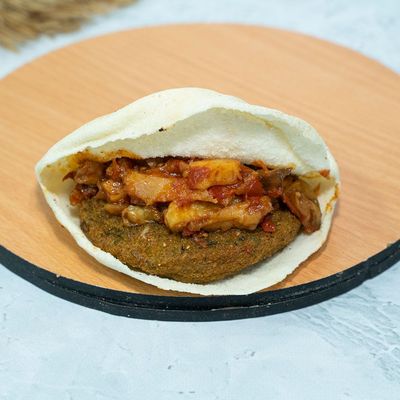 Taamia With Mesakaa Sandwich