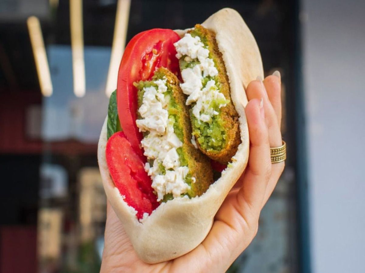 Kiri Ta'ameya Sandwich