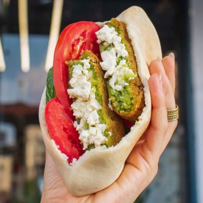 Kiri Ta'ameya Sandwich