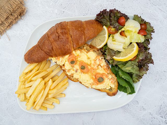 Scrambled Salmon Croissant