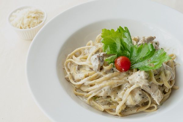 Talgatille Chicken With Mushroom Pasta