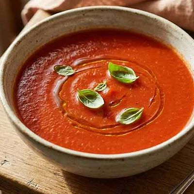 شوربة طماطم بالريحان