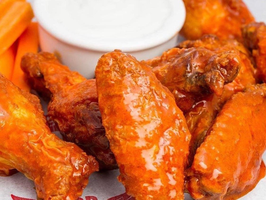 Lord of the Wings delivery service in Qatar Talabat