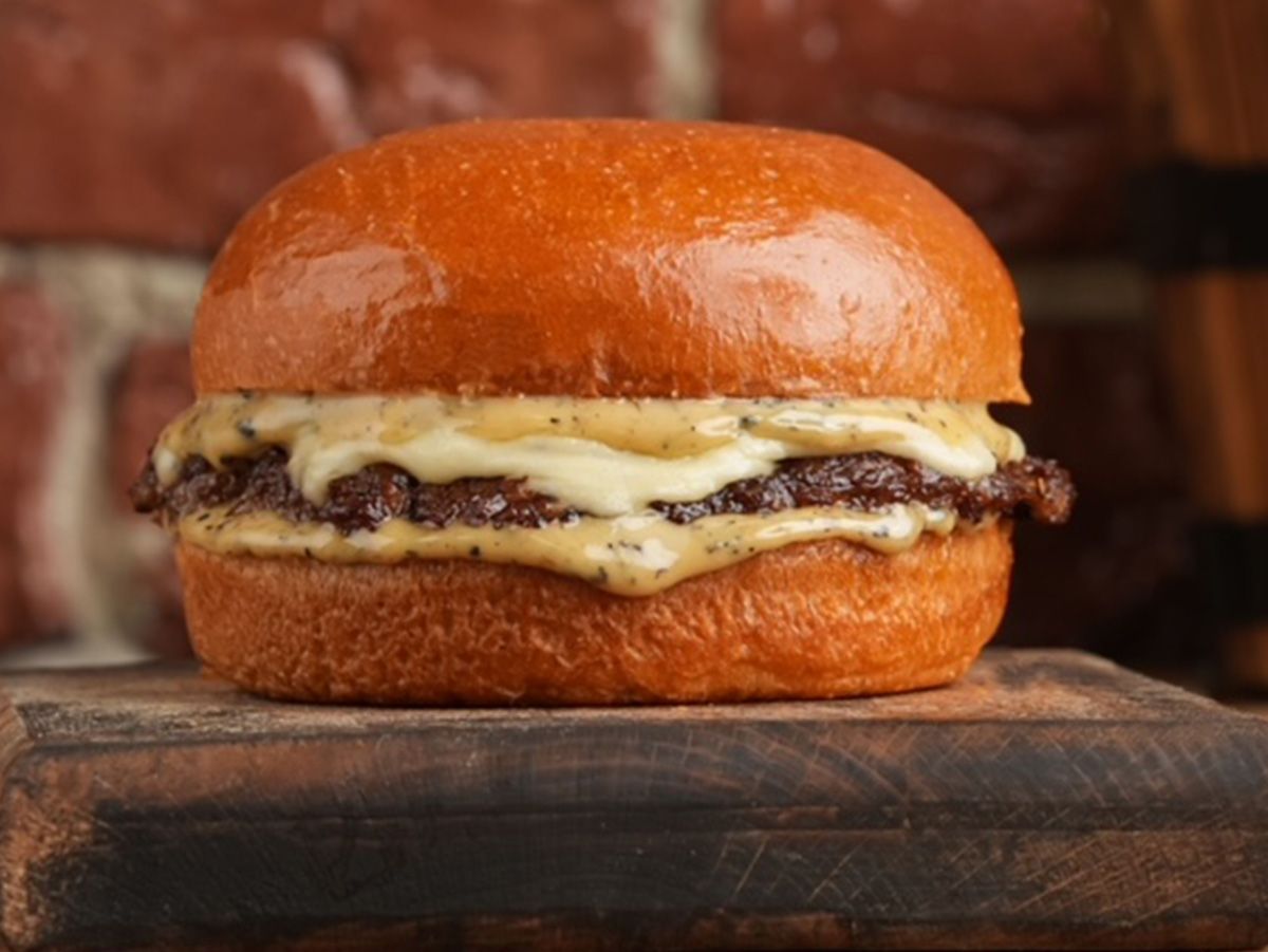 Humbush Burger delivery service in Kuwait Talabat