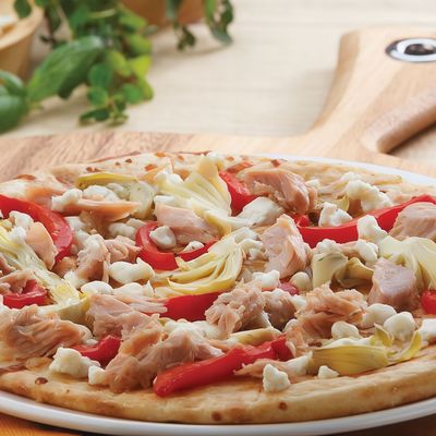 بيتزا إيطالية بقطع التونة