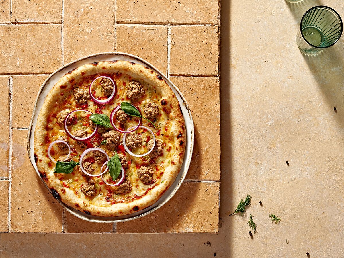 Tuna pizza