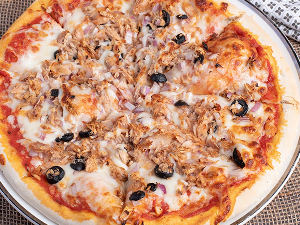 Tuna pizza