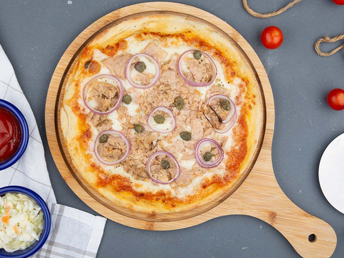 Tuna pizza