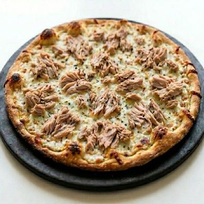 Tuna pizza