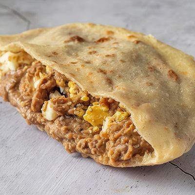 Foul Mosh Maa'ool Sandwich
