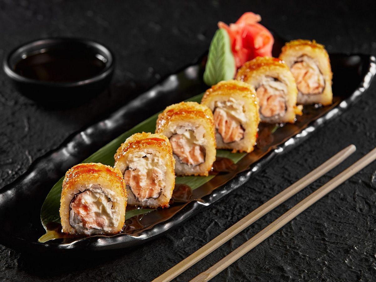 Salmon Ura Maki