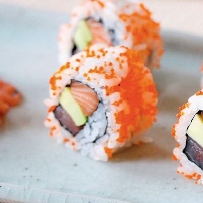 Ura Tuna Roll