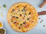 Vegetables Stuffed Crust Pizza