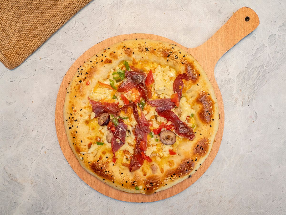 Vencia Stuffed Crust Pizza